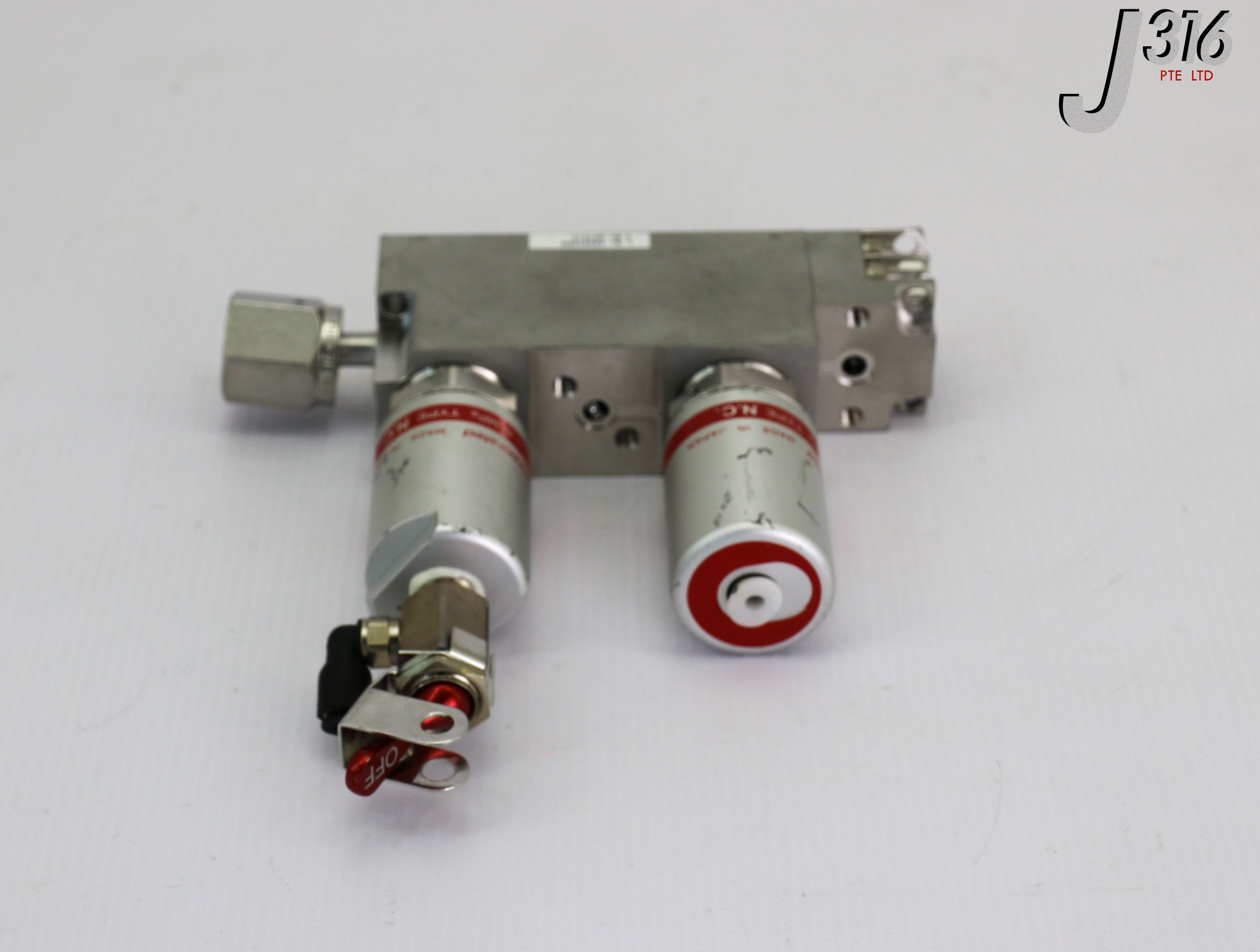 16959 FUJIKIN DIAPHRAGM BLOCK VALVES, TYPE N.C., O.P. 0.5~0.6MPA